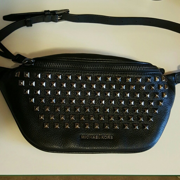 Handbags - Michael Kors fanny pack